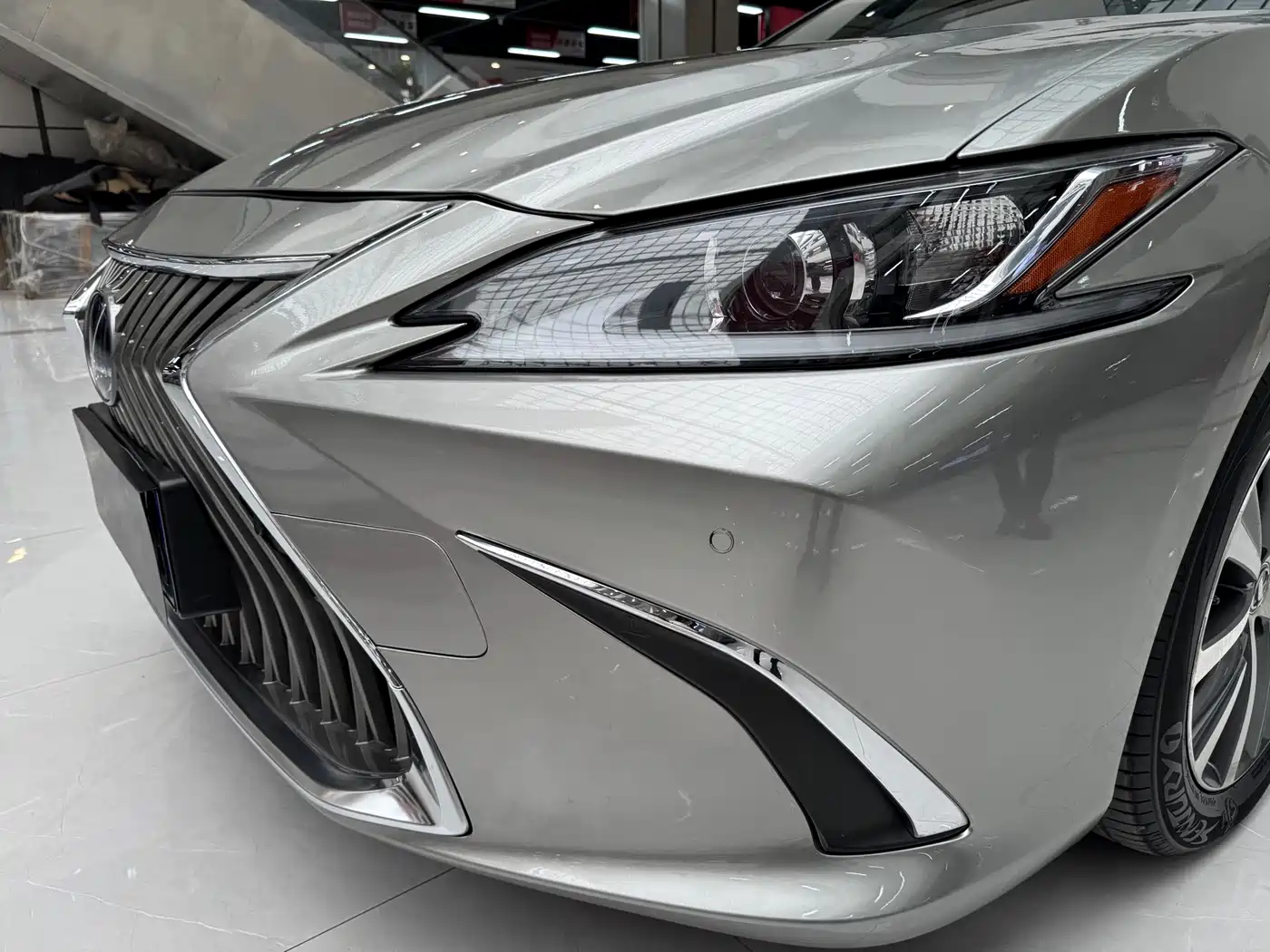 Lexus ES 2020 Model 300h Excellence Edition фото 21