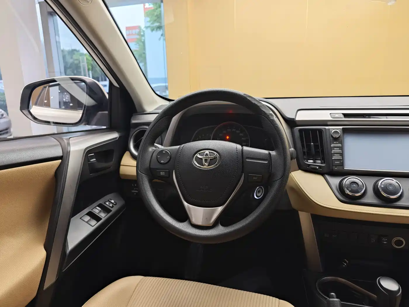 Toyota RAV4 Rongfang 2016 2.0L CVT 2WD Urban (China V) фото 14