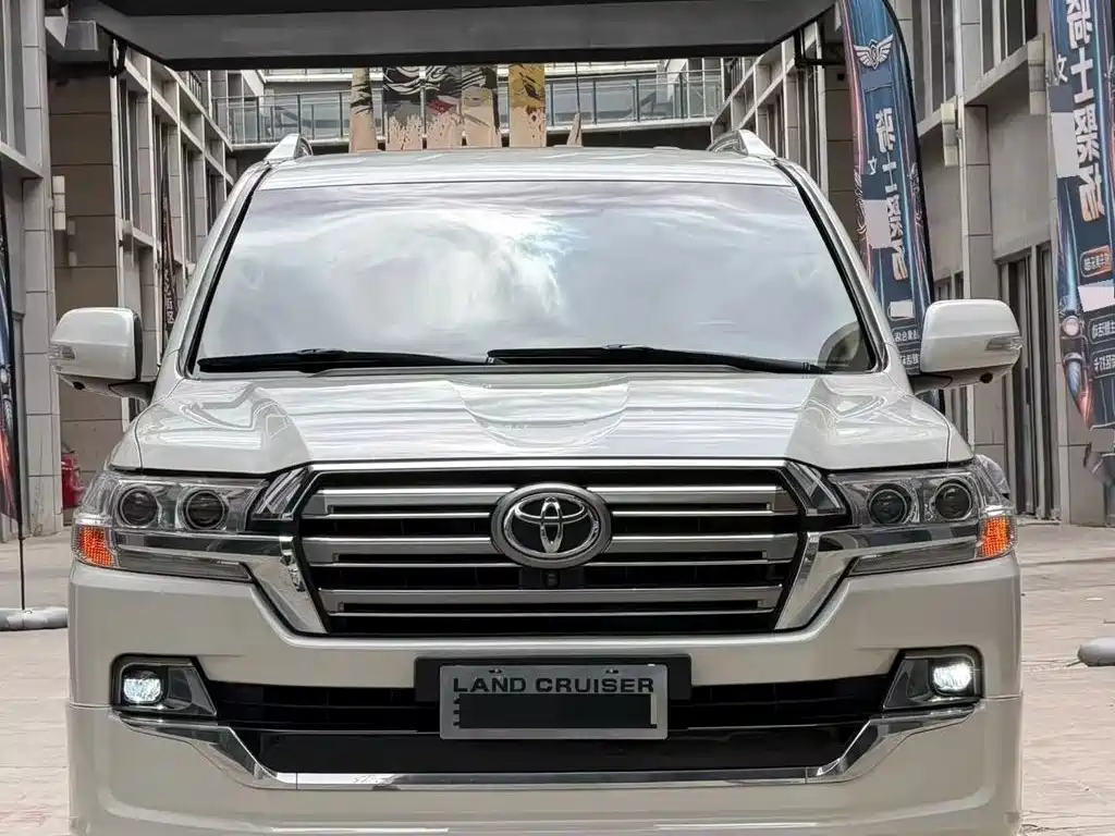 2018 Toyota Land Cruiser (Import)
