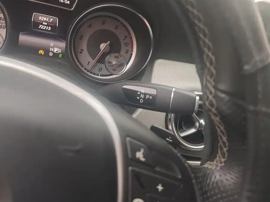 Mercedes-Benz GLA 2015 GLA 200 Dynamic фото 16