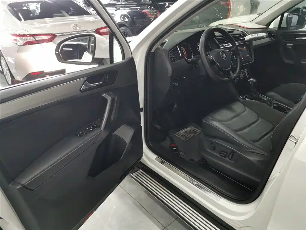 Volkswagen Tiguan L 2019 Facelift 330TSI Auto 2WD Panorama Comfort China VI фото 16