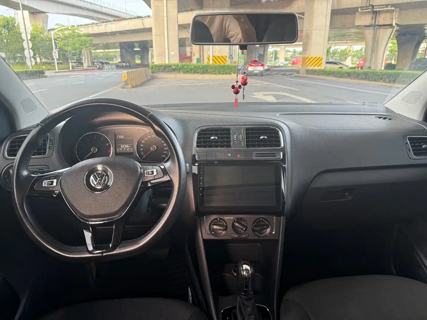 Volkswagen Polo 2016 1.6L Automatic Comfort фото 10