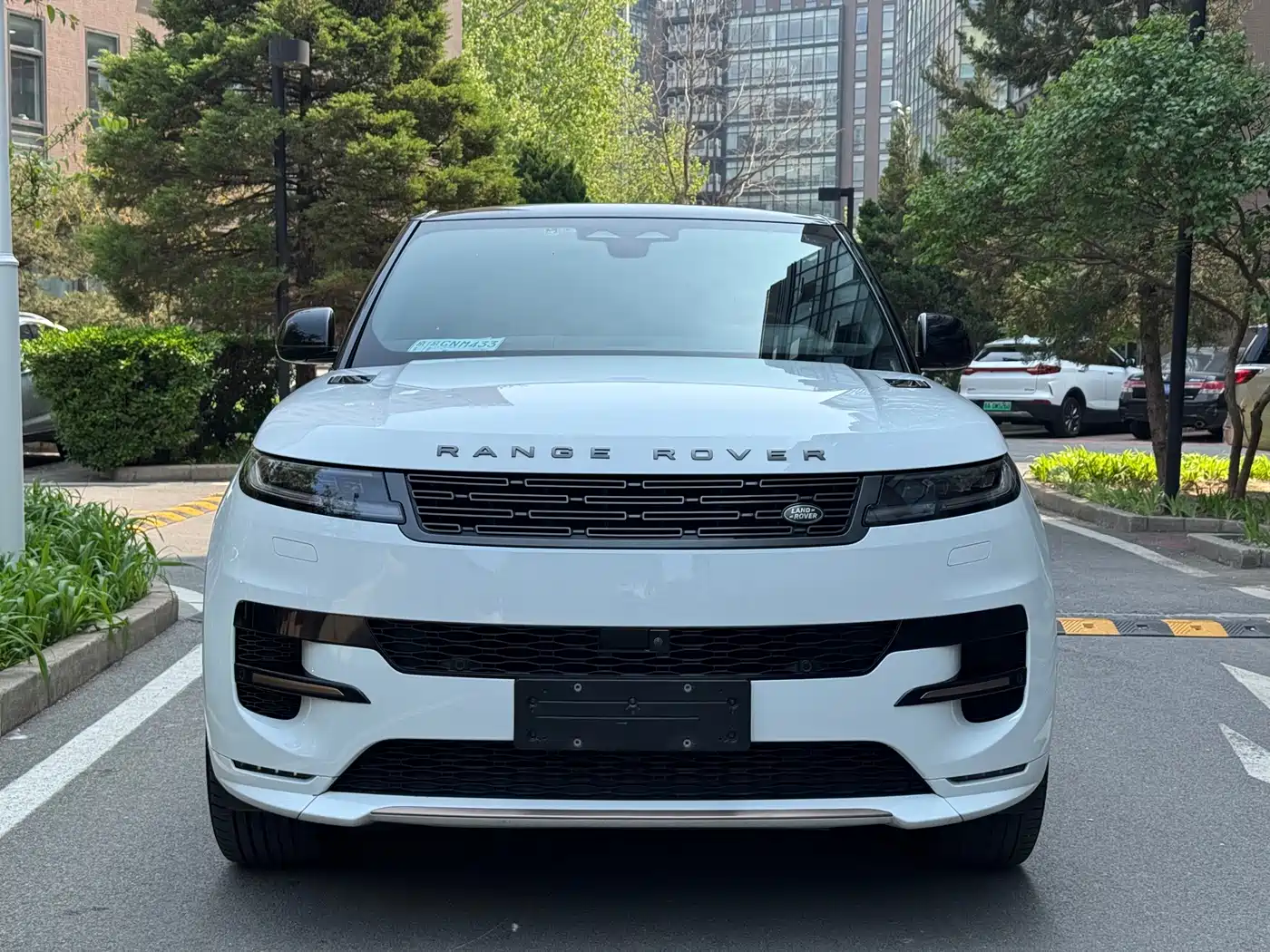 Land Rover Range Rover Sport 2023 400PS Dynamic SE фото 2