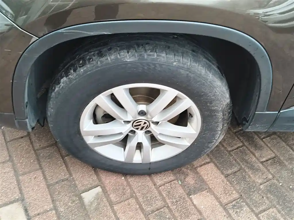 Volkswagen Tiguan 2015 1.8TSI Automatic 2WD Trendline фото 25