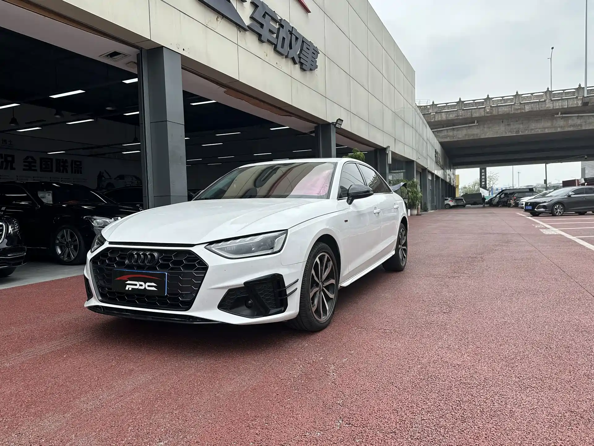 Фото 1 - Audi A4L