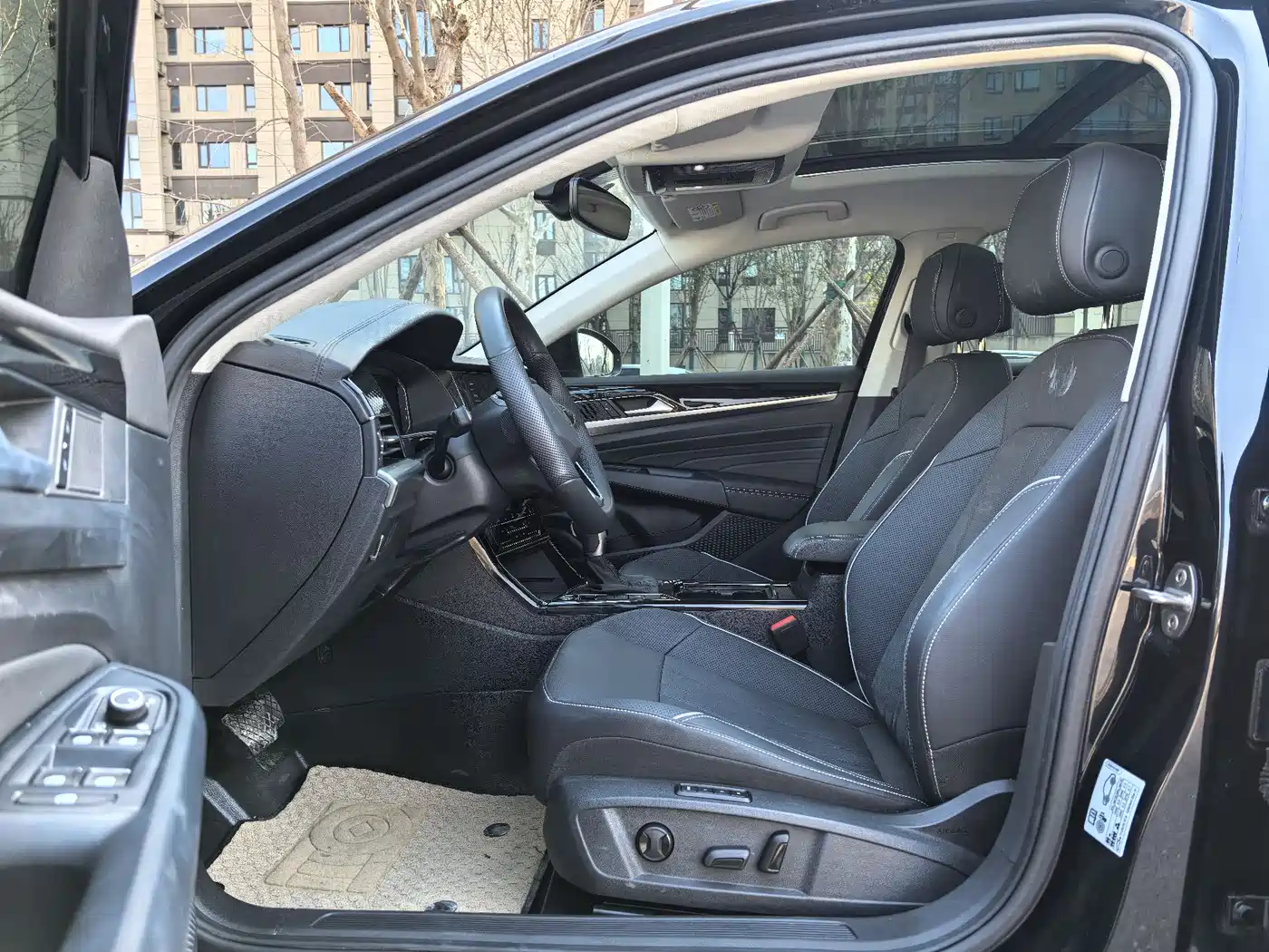 Volkswagen Passat 2024 280TSI Elite Edition фото 7
