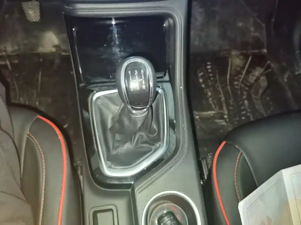 Changan CS35 PLUS 2018 2018 1.6L Manual Smooth Connect China V