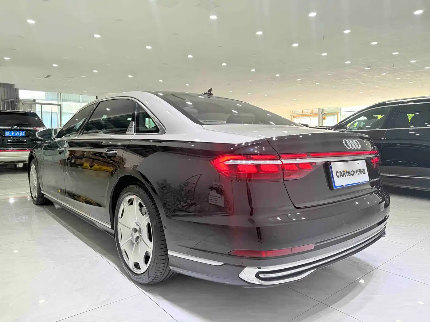 Фото 4 - Audi A8