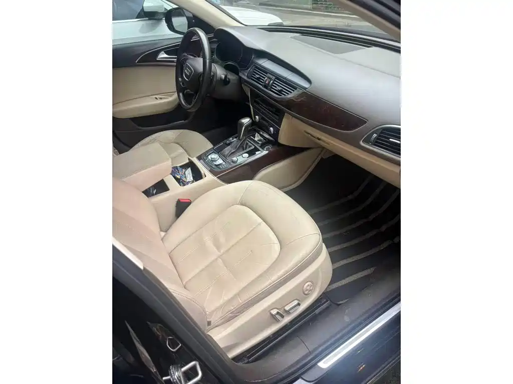 Фото 4 - Audi A6L