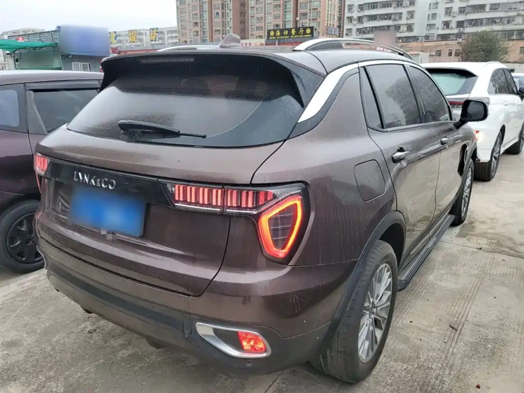 Lynk & Co 01 2017 2.0T 2WD фото 5
