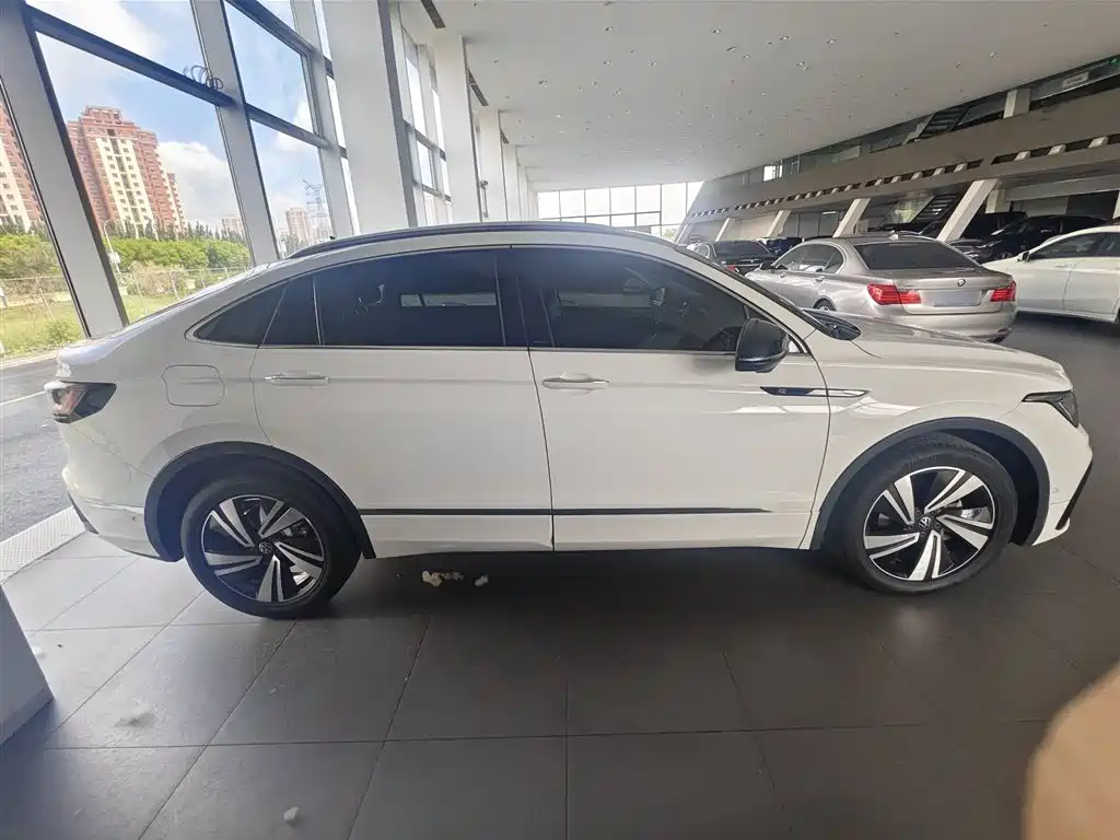Volkswagen Tiguan X 2022 330TSI 2WD Flagship Edition фото 6