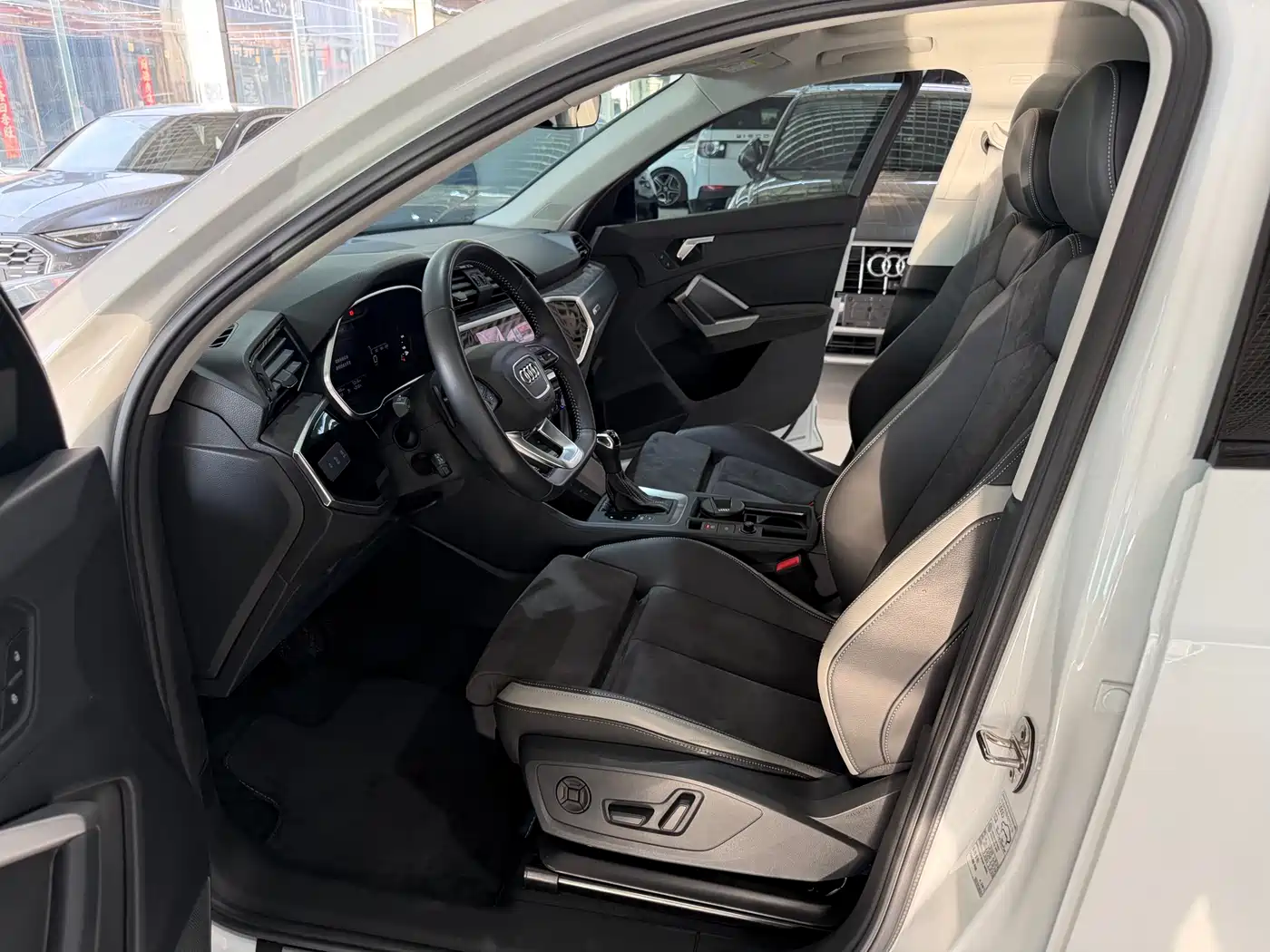 Audi Q3 2022 35 TFSI Fashion Dynamic фото 7