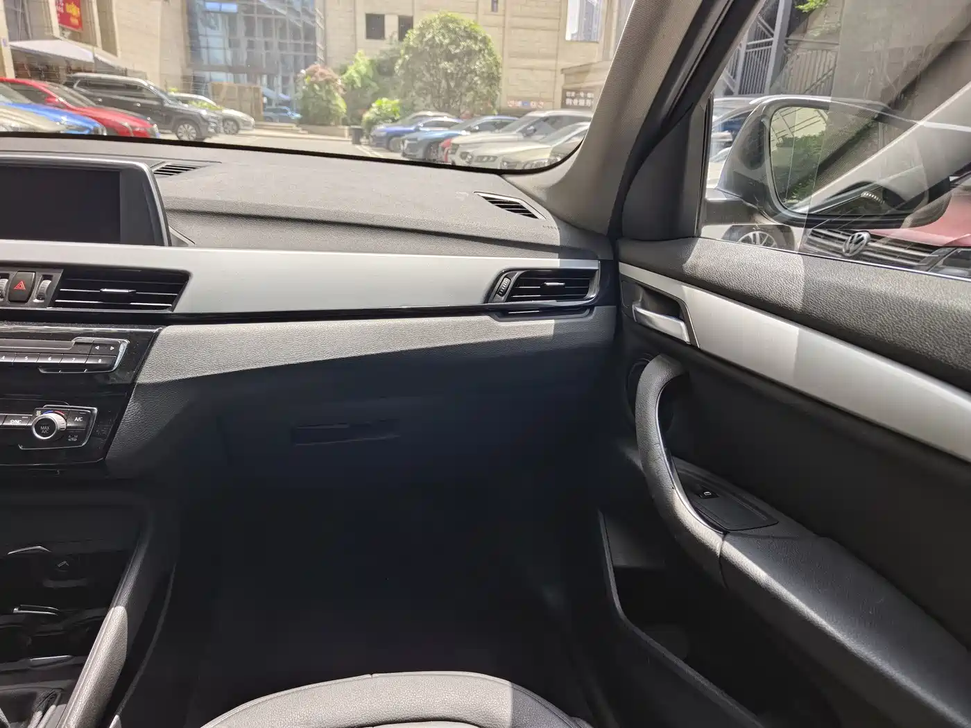 BMW X1 2018 sDrive20Li Leading Model фото 12