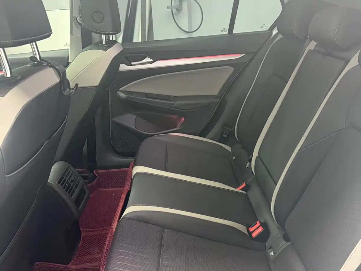 Volkswagen Golf 2021 200TSI DSG Pro фото 18