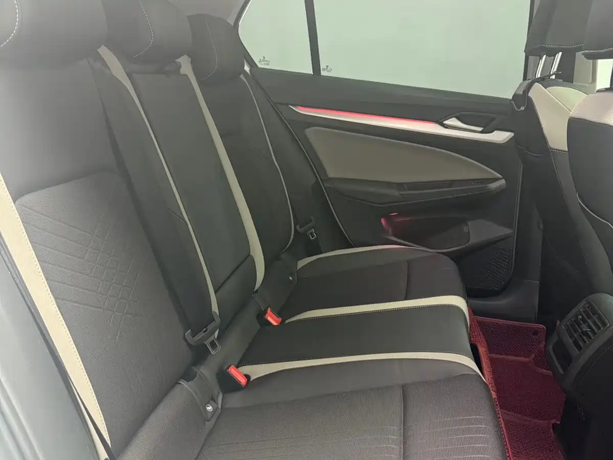 Volkswagen Golf 2021 200TSI DSG Pro фото 16