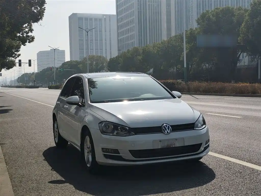 Volkswagen Golf 2016 230TSI Automatic Comfort фото 25
