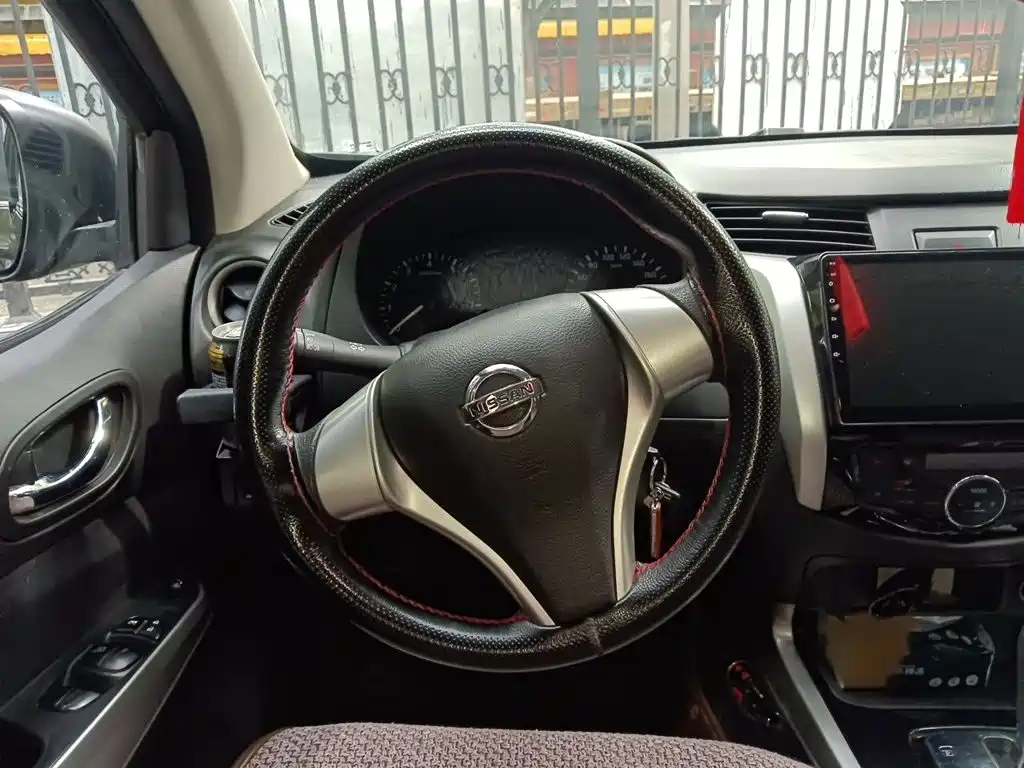 Nissan Navara 2018 2017 Model 2.5L Automatic 2WD Luxury QR25