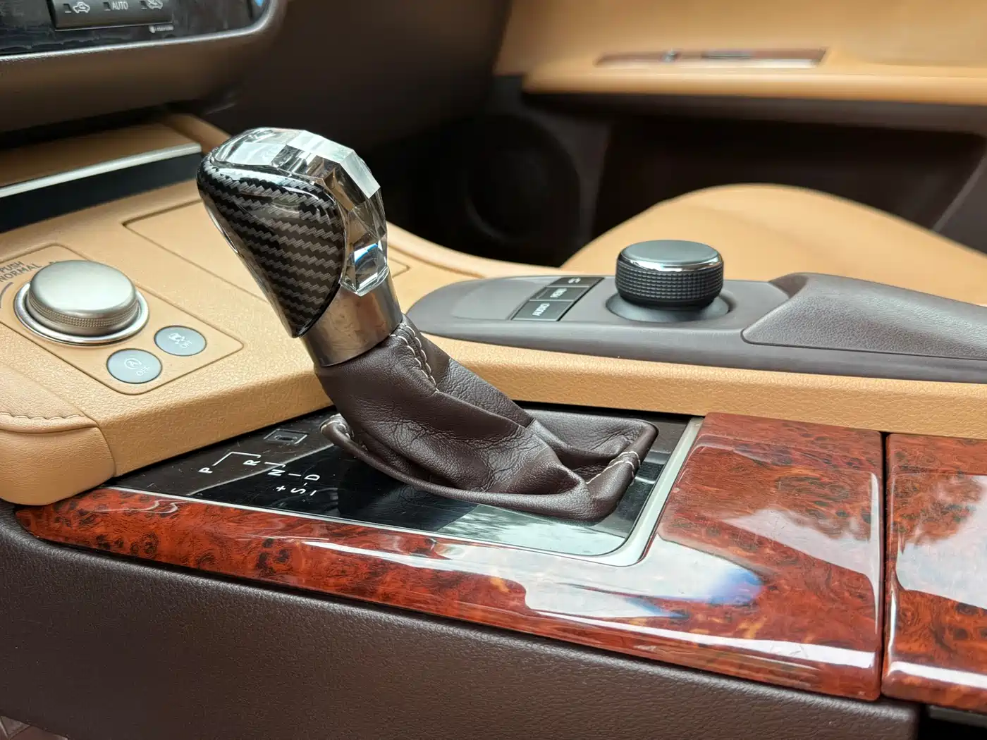 Lexus ES 2016 200 Midnight Special Limited Edition фото 10
