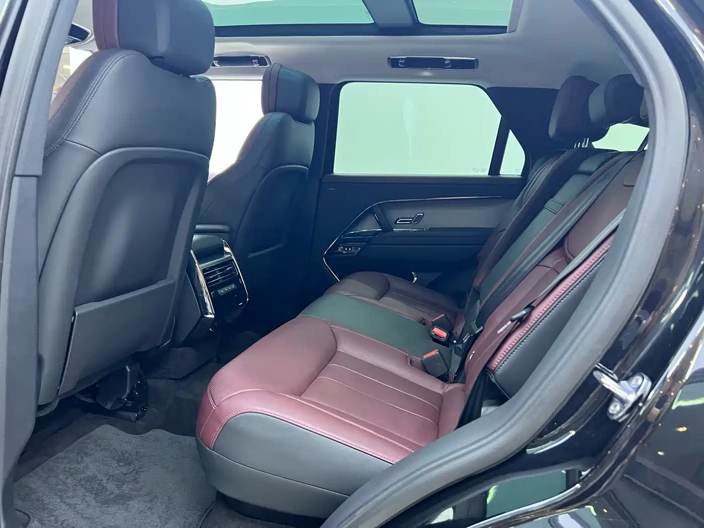Land Rover Range Rover Sport 2024 400PS Dynamic SE фото 19