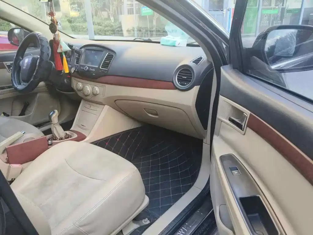 Roewe 350 2013 2013 350C 1.5L Manual Agile Edition