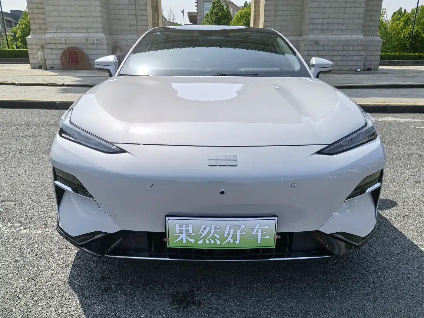 Geely Galaxy Galaxy E8 2025 700km Long Voyage Smart Drive Edition фото 9