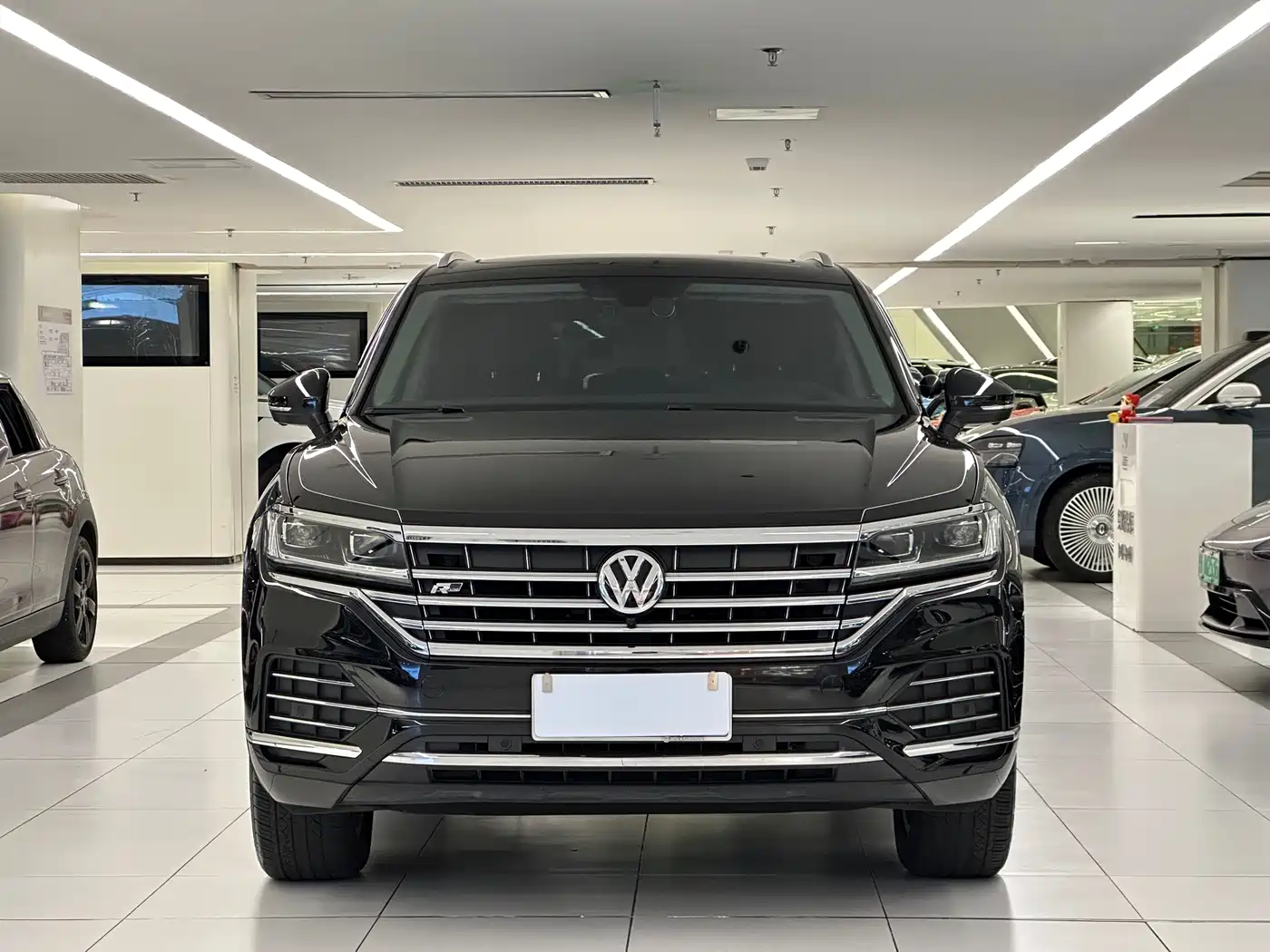 Volkswagen Touareg 2019 2.0TSI Sharp Wing Edition China VI фото 2
