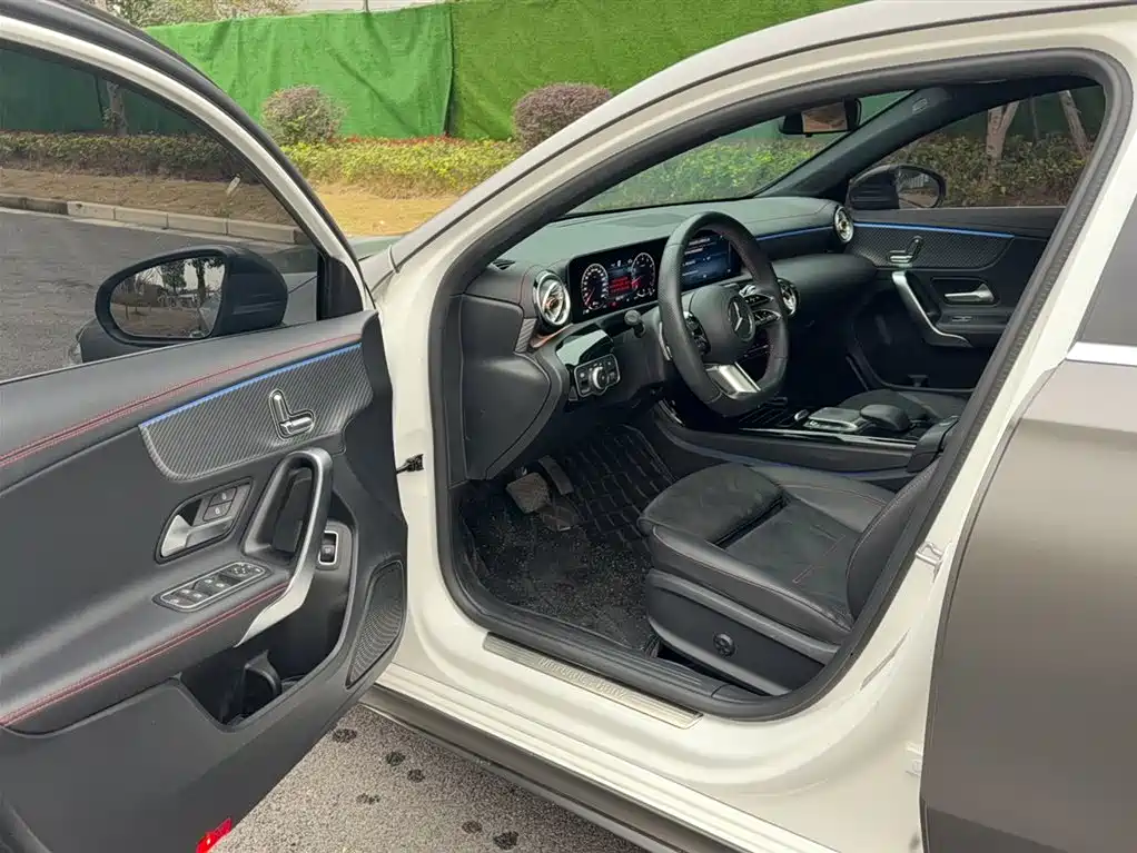 Mercedes-Benz A-Class 2023 A 200 L Fashion фото 13