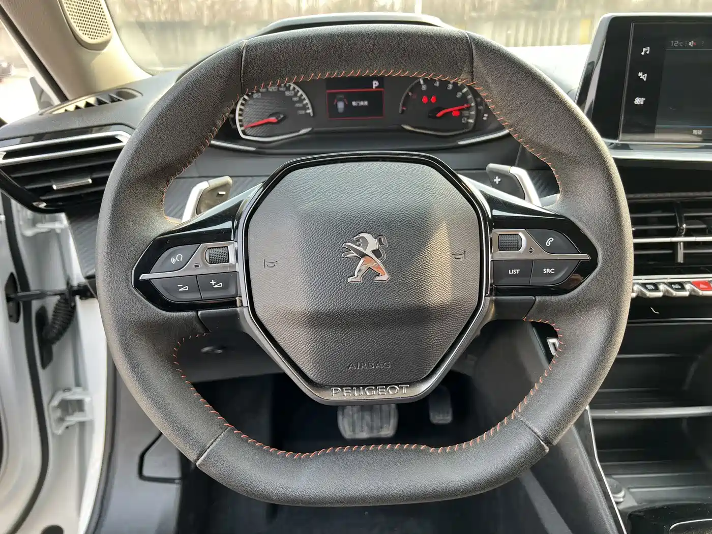 PEUGEOT 2008