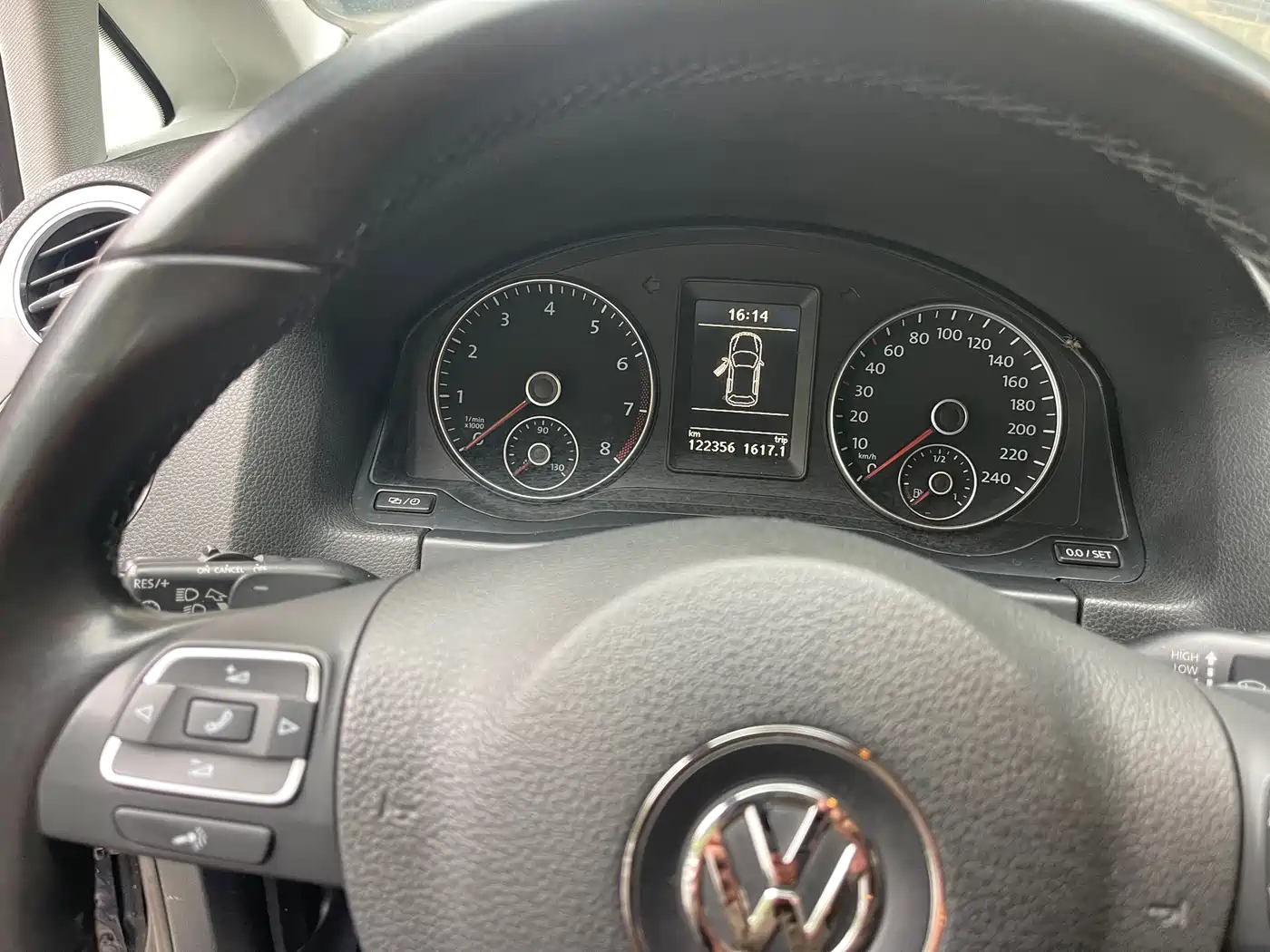 Volkswagen Golf (Import) 2011 1.4TSI Cross Golf фото 14