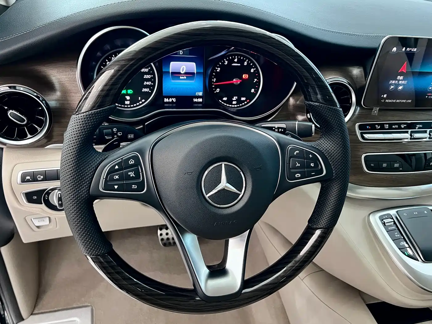 Mercedes-Benz V-Class 2022 V 260 L Long Wheelbase Luxury Edition фото 17