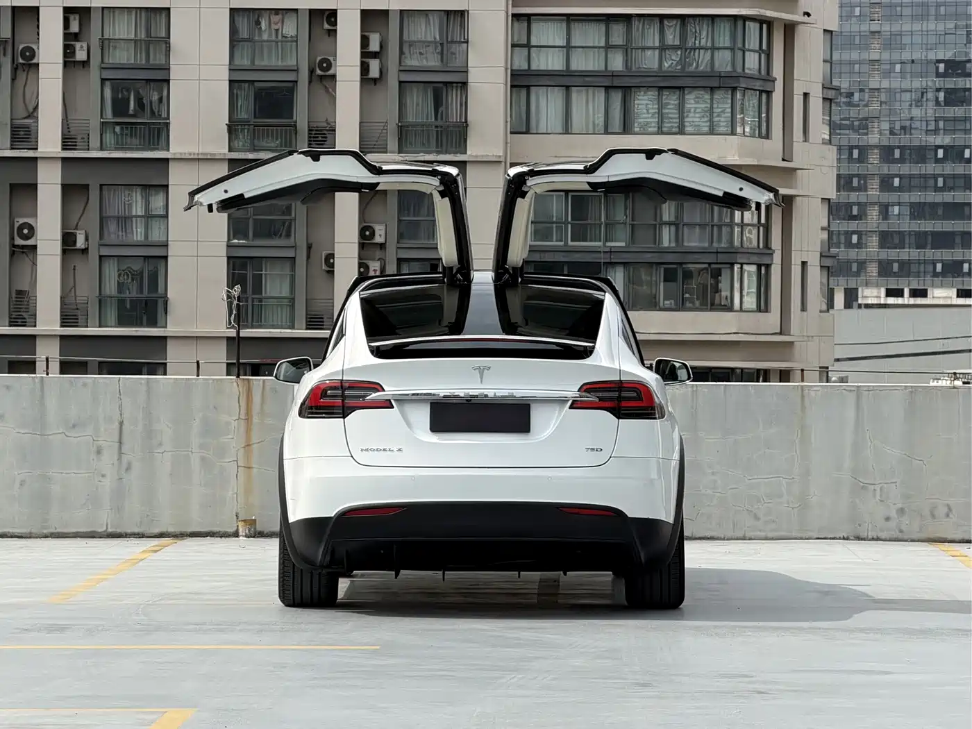 TESLA MODEL X