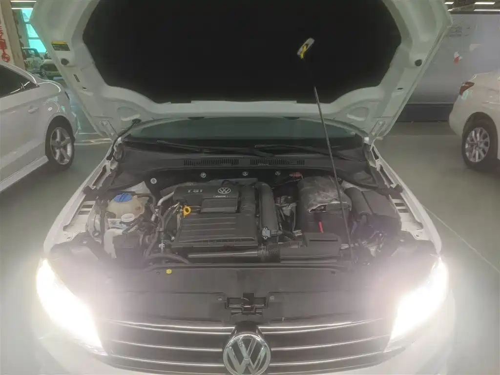 Volkswagen Sagitar 2017 180TSI Auto Exclusive Edition фото 20