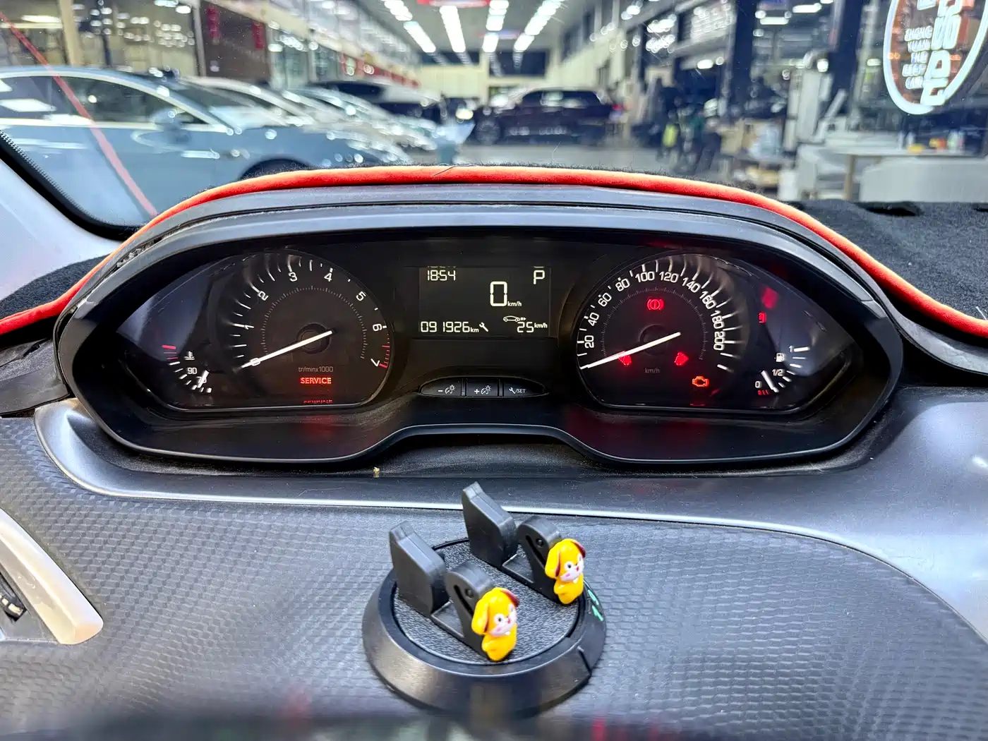 Peugeot 2008 2015 1.6L Automatic Cool Edition фото 9