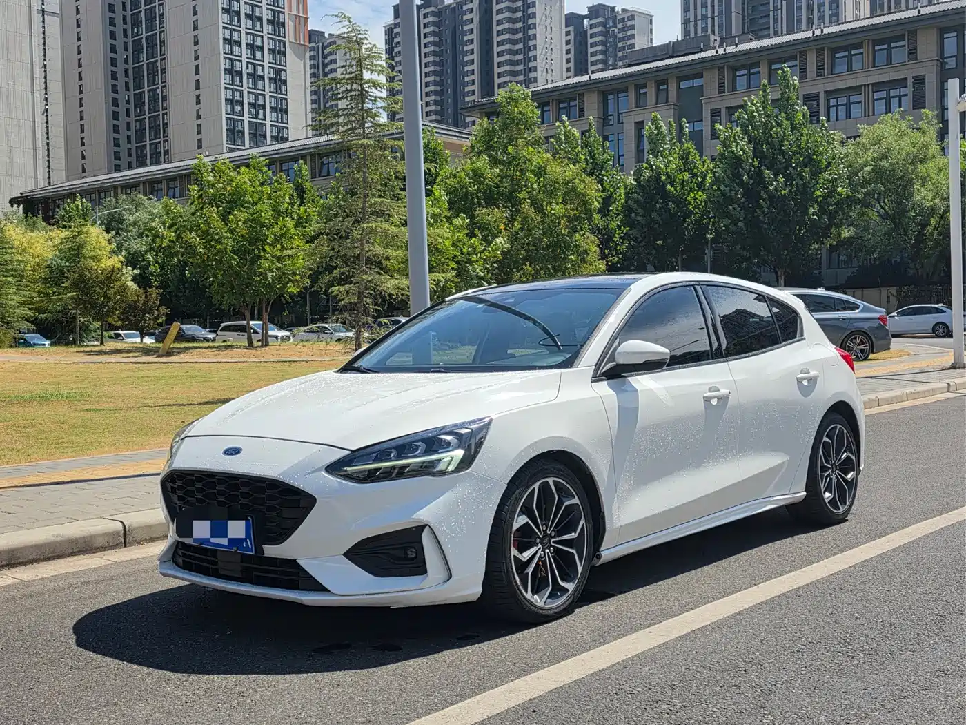 Фото 1 - Ford Focus