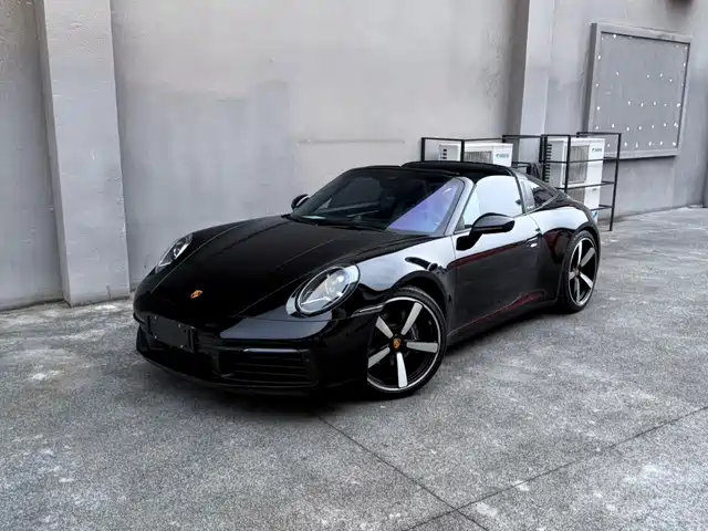 Porsche 911 Targa 4 3.0T