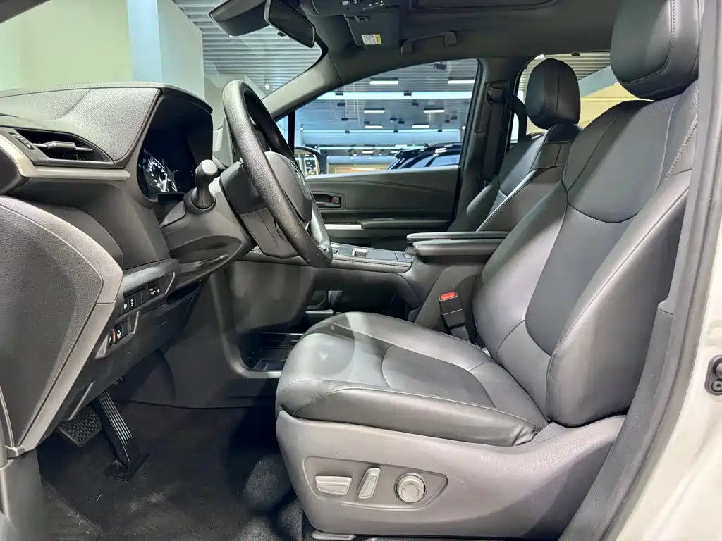 Toyota Granvia 2024 2024 2.5L Hybrid Luxury