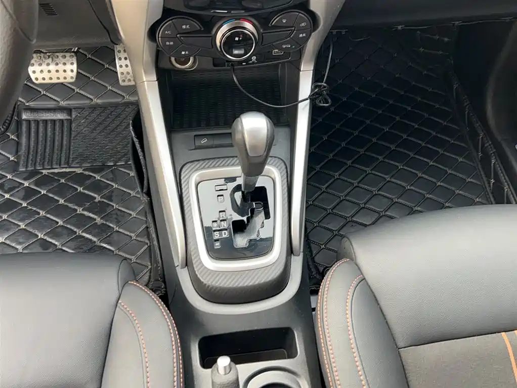 BYD Yuan 2017 1.5L Auto Cool Connect фото 9