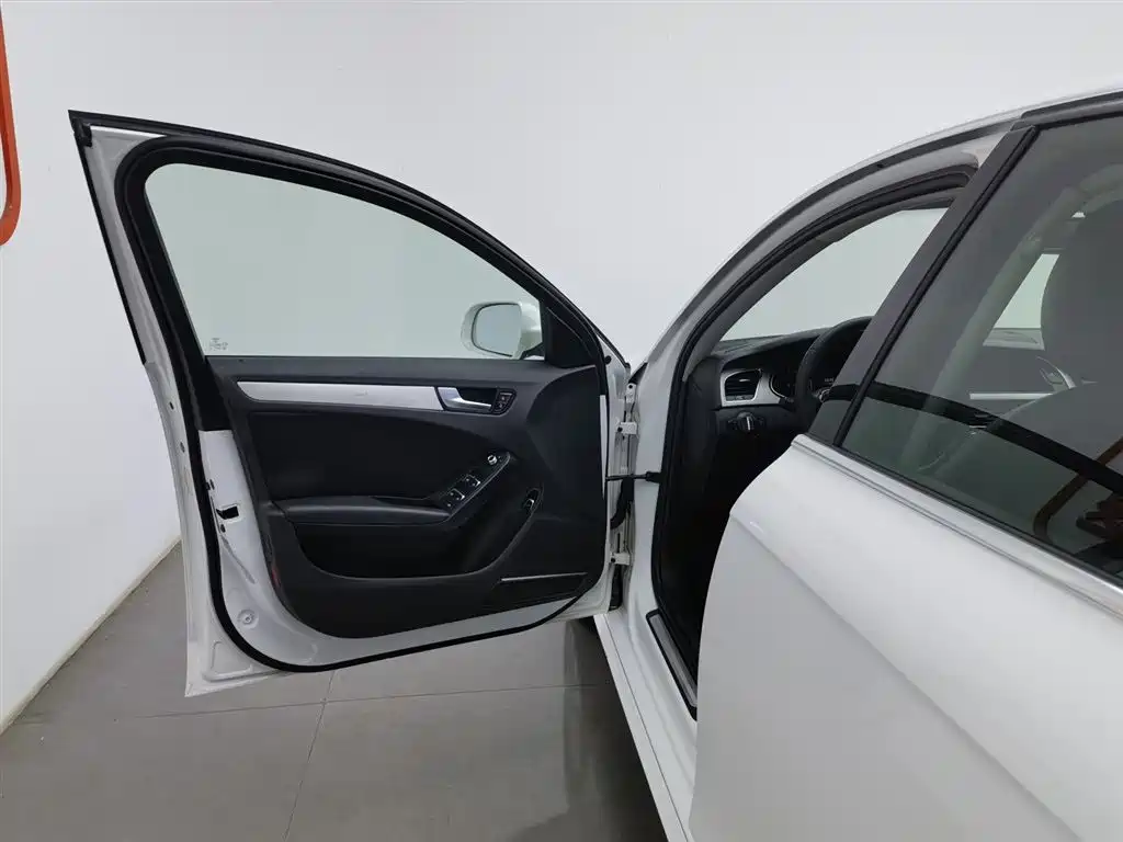 Audi A4L 2013 35 TFSI Automatic Standard фото 8