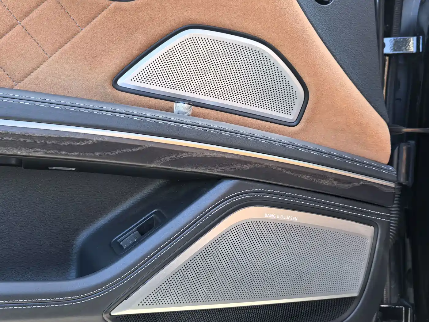 Фото 9 - Audi A8