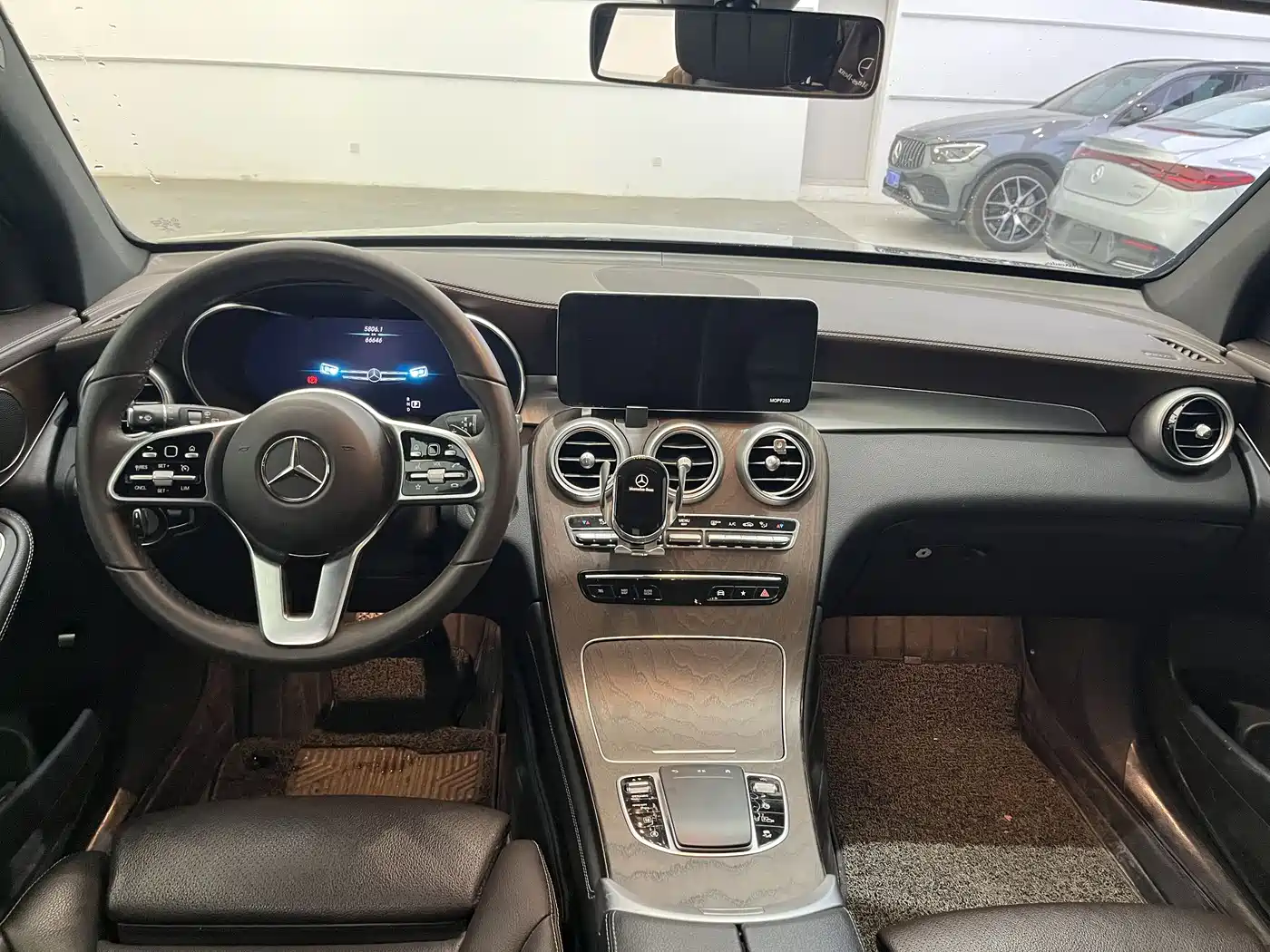 MERCEDES-BENZ GLC
