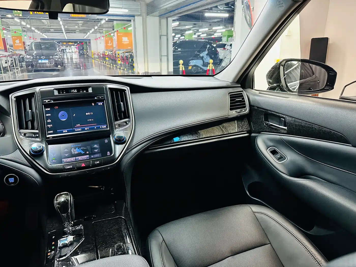 Toyota Crown 2018 2.0T Fashion Edition фото 11