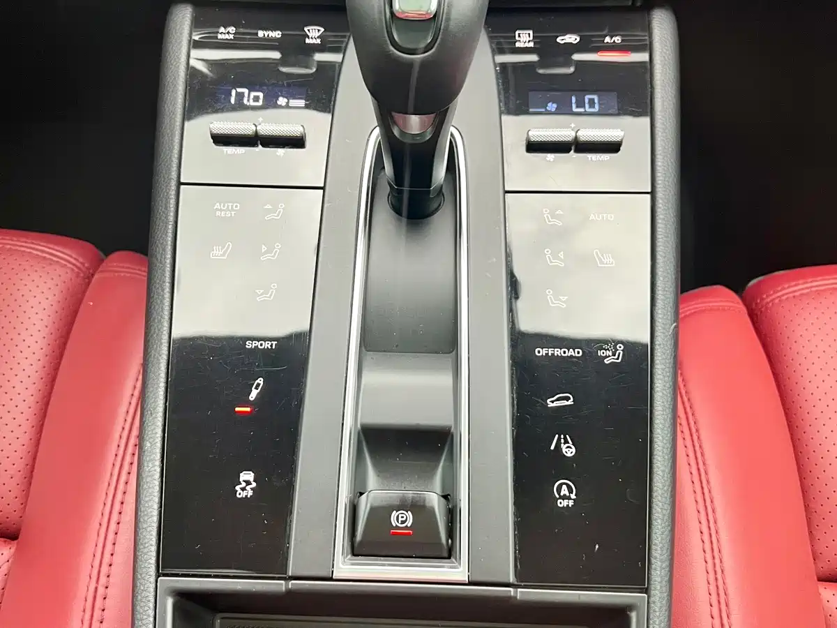 Porsche Macan 2022 Macan 2.0T фото 11