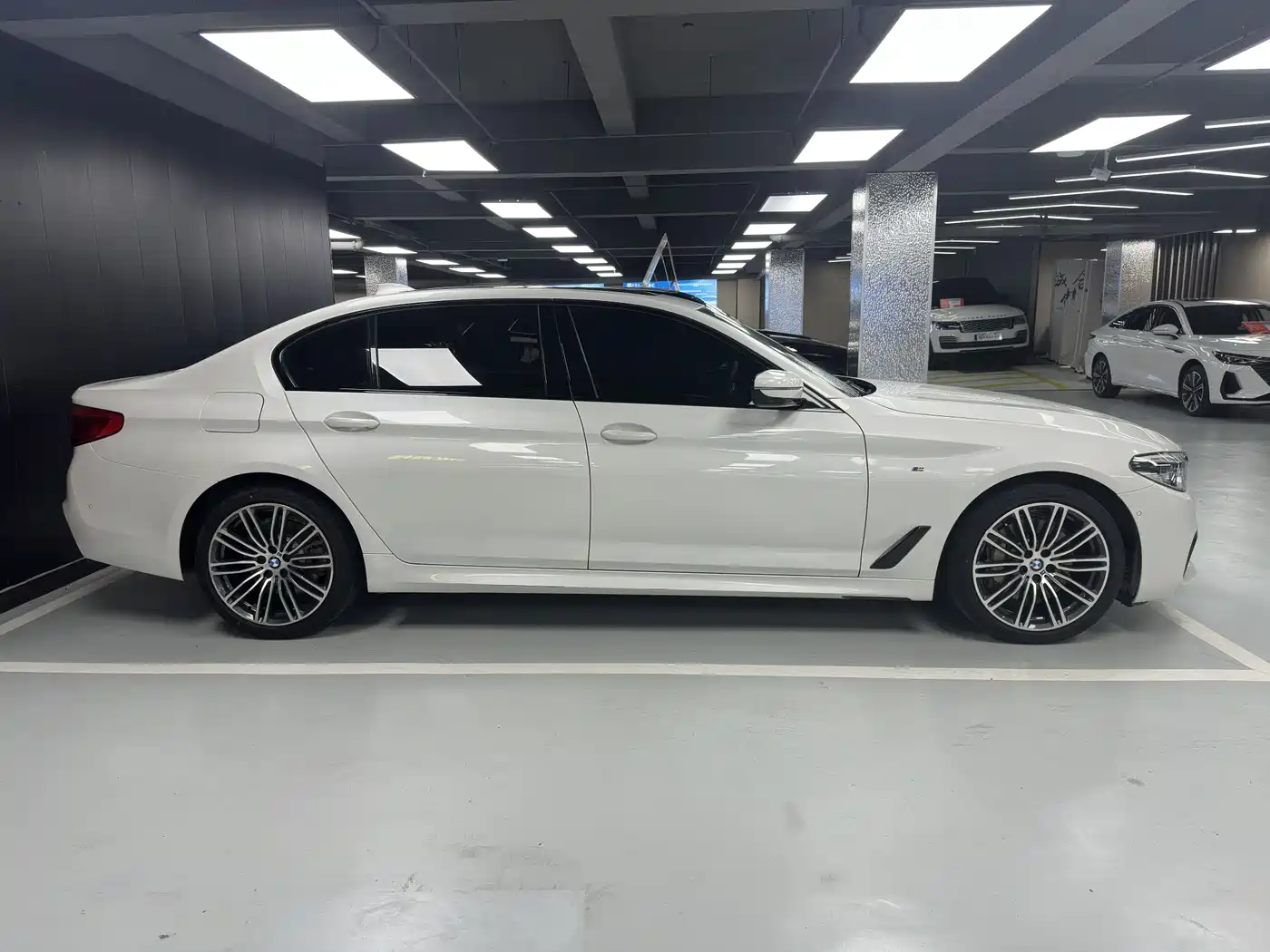 BMW 5 Series 2019 530Li Premium M Sport Package фото 4