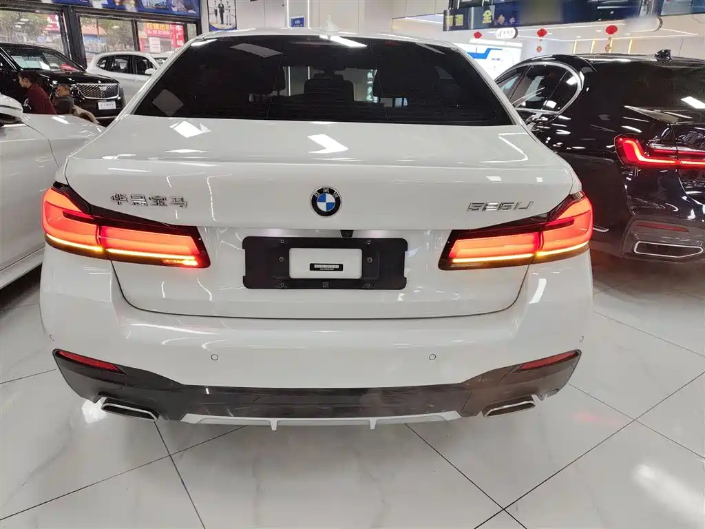 BMW 5 Series 2022 Model Second Facelift 525Li M Sport Package фото 6