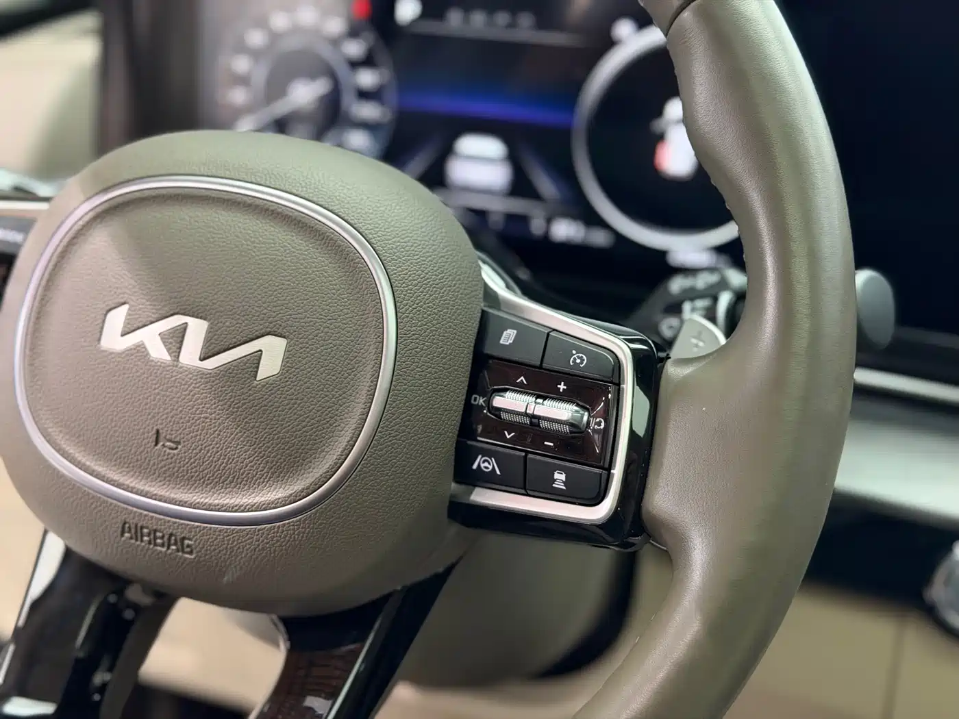 Kia Carnival 2021 2.0T Flagship Edition фото 18