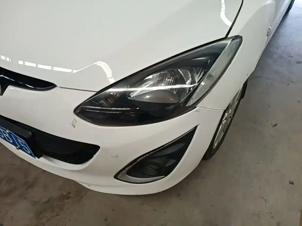 Mazda 2 2015 2012 Hatchback Dynamic 1.5L Automatic Value Edition