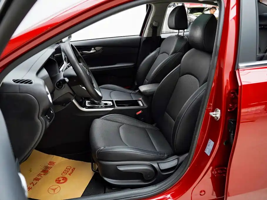 Photo 3 - Kia K3
