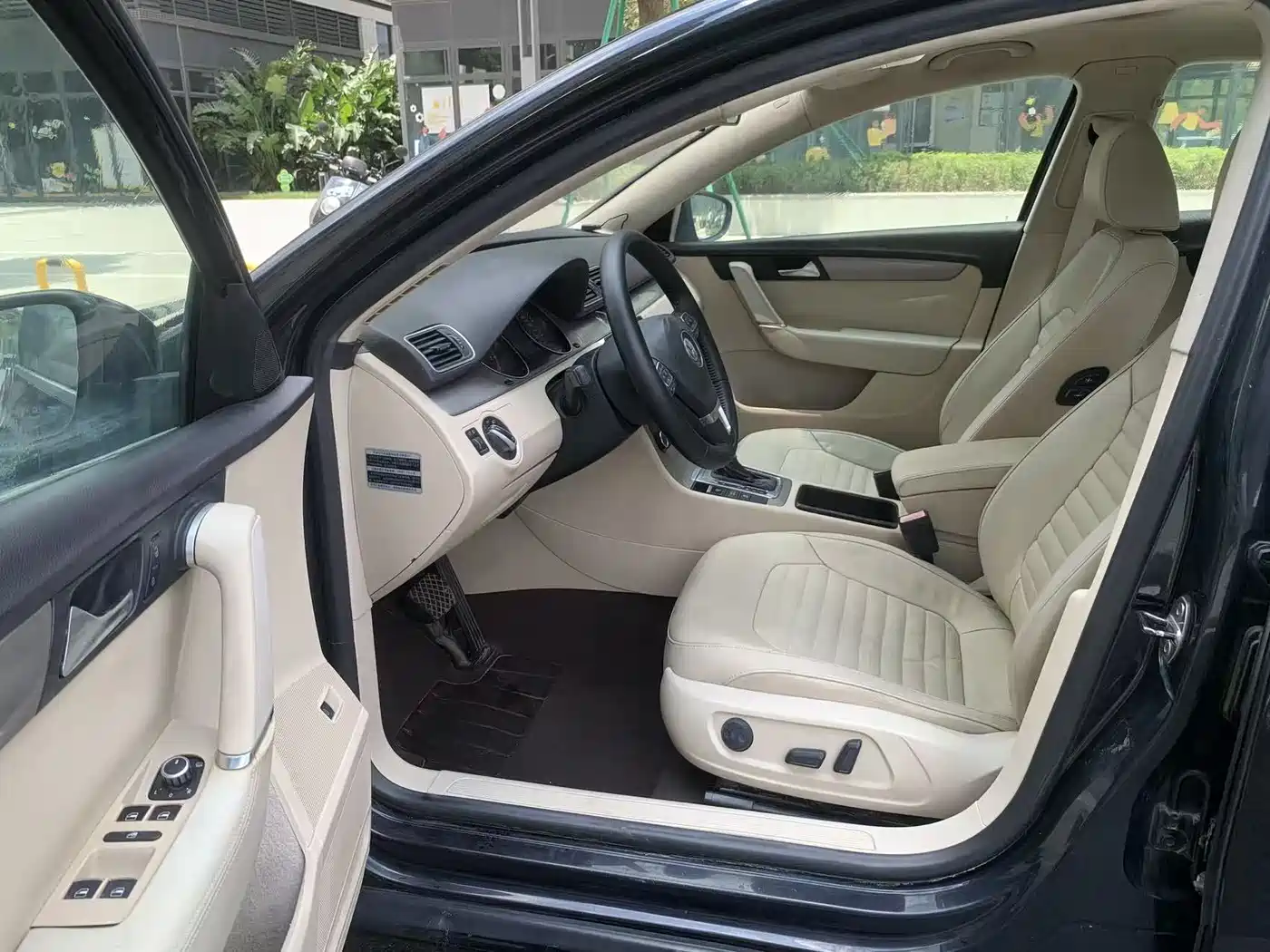 Volkswagen Magotan 2012 Facelift 1.8TSI Luxury фото 10