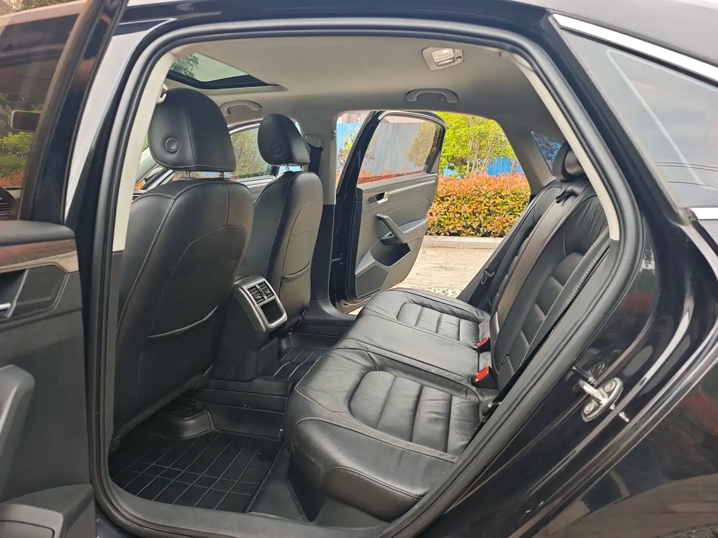 Photo 12 - Volkswagen Passat