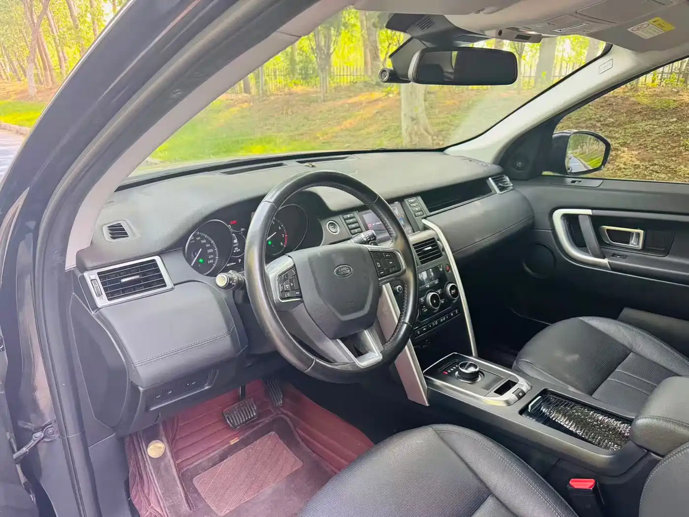 Land Rover Discovery Sport 2018 240PS SE Edition фото 6